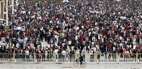 how many people are china